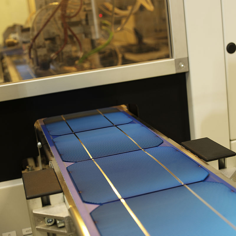 Monitoring airborne contaminants in cleanrooms