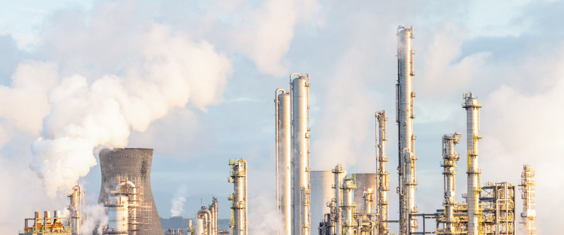 Oil refinery and petrochemical plant at grangemouth in scotland picture id1045981944