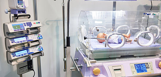 Incubator for newborns and syringe infusion pumps in clinic