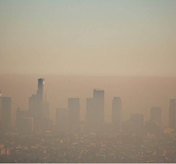 Image of Los Angeles covered in a layer of smog