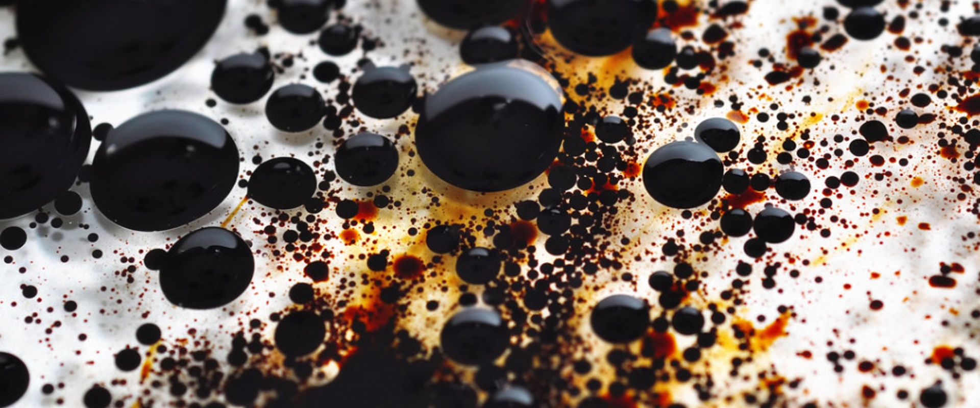 Traceable quantitative surface chemical analysis for industrial applications