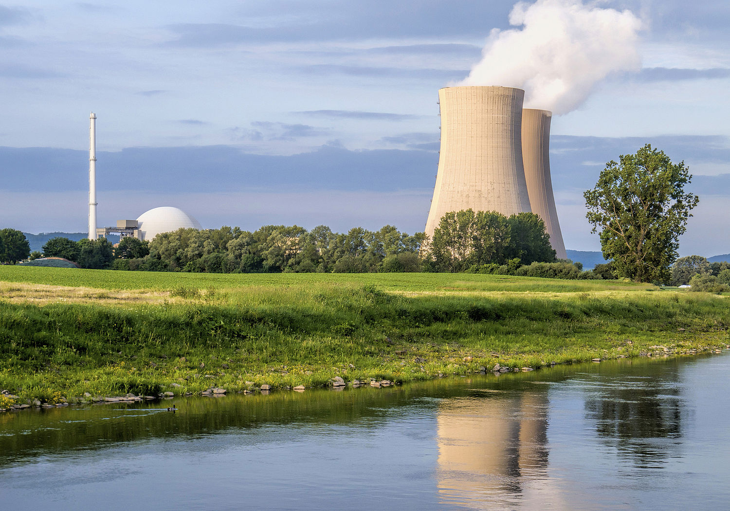 Image showing a nuclear power station at the river Weser in Germany